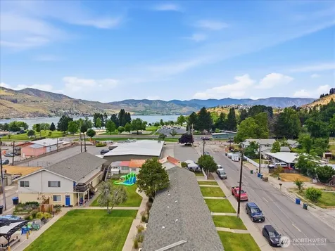 315 W Gibson Avenue Chelan WA 98816