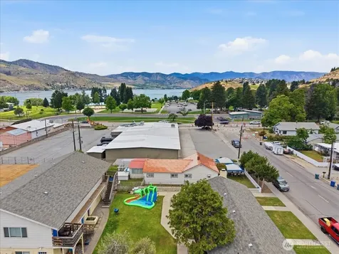 315 W Gibson Avenue Chelan WA 98816