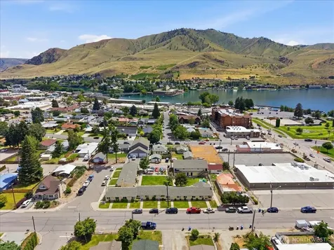 315 W Gibson Avenue Chelan WA 98816