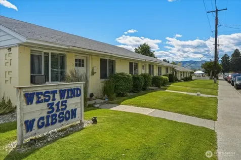 315 W Gibson Avenue Chelan WA 98816