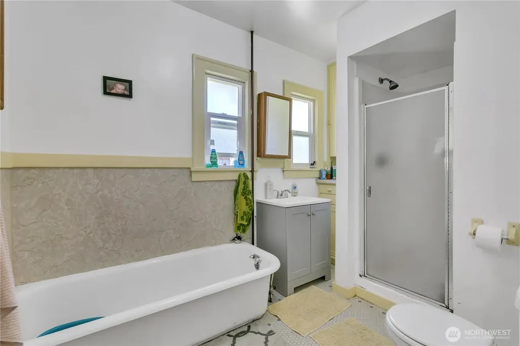 13025 Ambaum Boulevard SW Burien WA 98146
