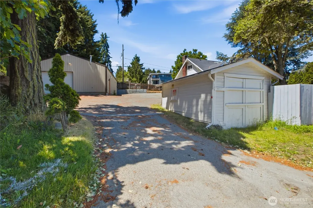13025 Ambaum Boulevard SW Burien WA 98146