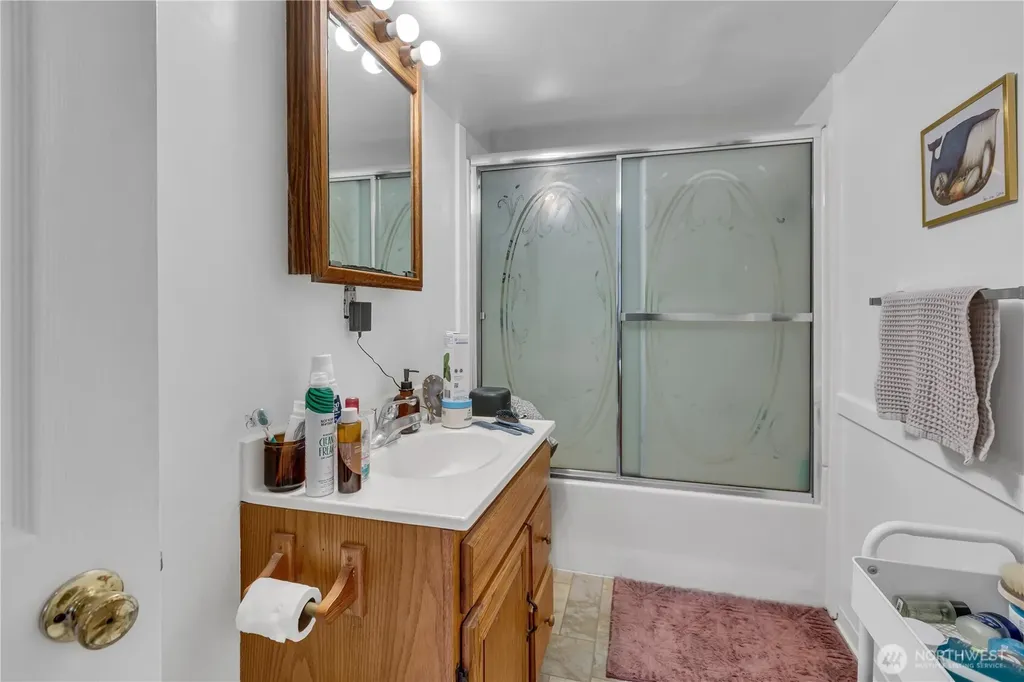 13025 Ambaum Boulevard SW Burien WA 98146