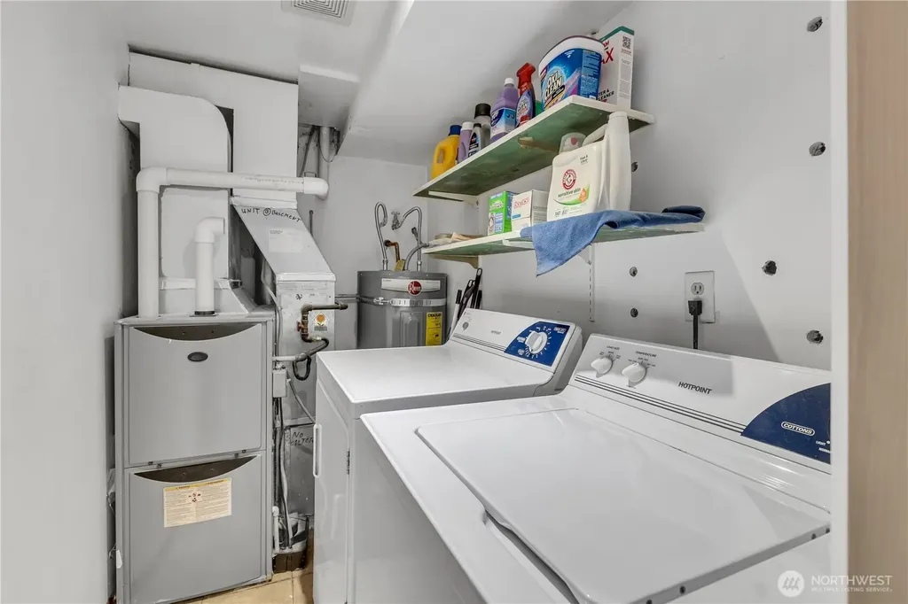 13025 Ambaum Boulevard SW Burien WA 98146