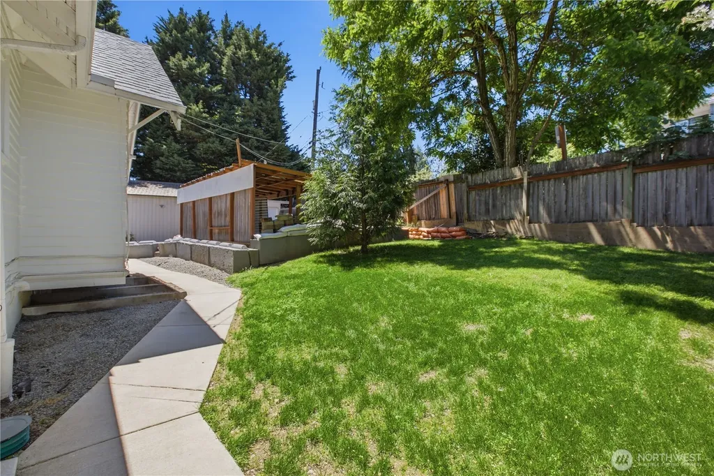 13025 Ambaum Boulevard SW Burien WA 98146