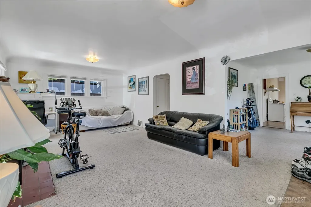 13025 Ambaum Boulevard SW Burien WA 98146