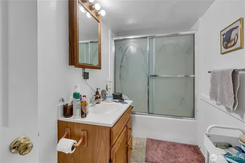 13025 Ambaum Boulevard SW Burien WA 98146