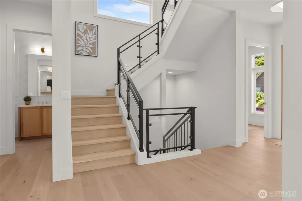 5739 25th Avenue NE Seattle WA 98105