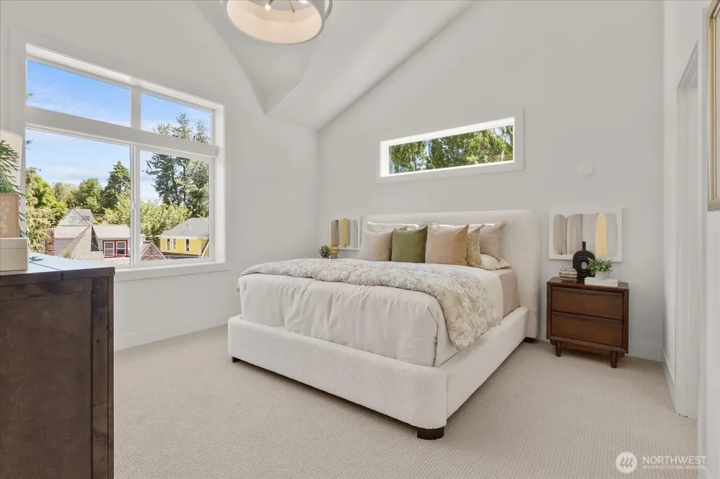 5739 25th Avenue NE Seattle WA 98105