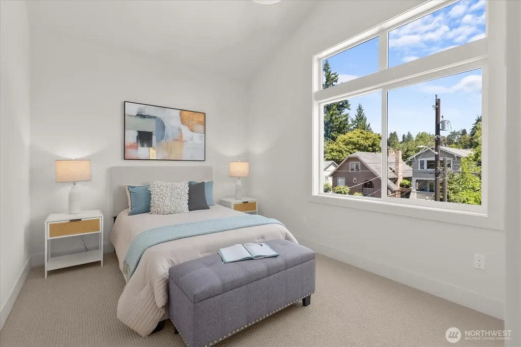 5739 25th Avenue NE Seattle WA 98105
