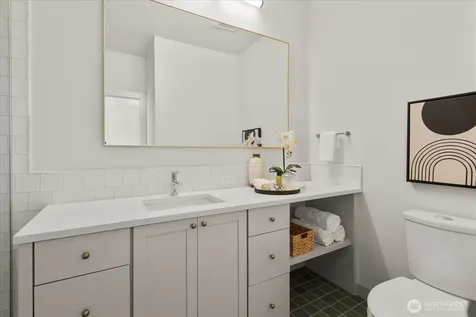 5739 25th Avenue NE Seattle WA 98105
