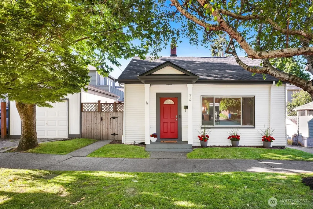 516 W Howe Street Seattle WA 98119