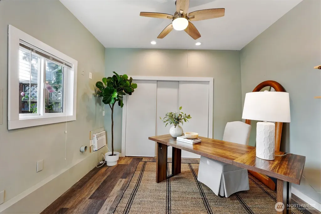516 W Howe Street Seattle WA 98119