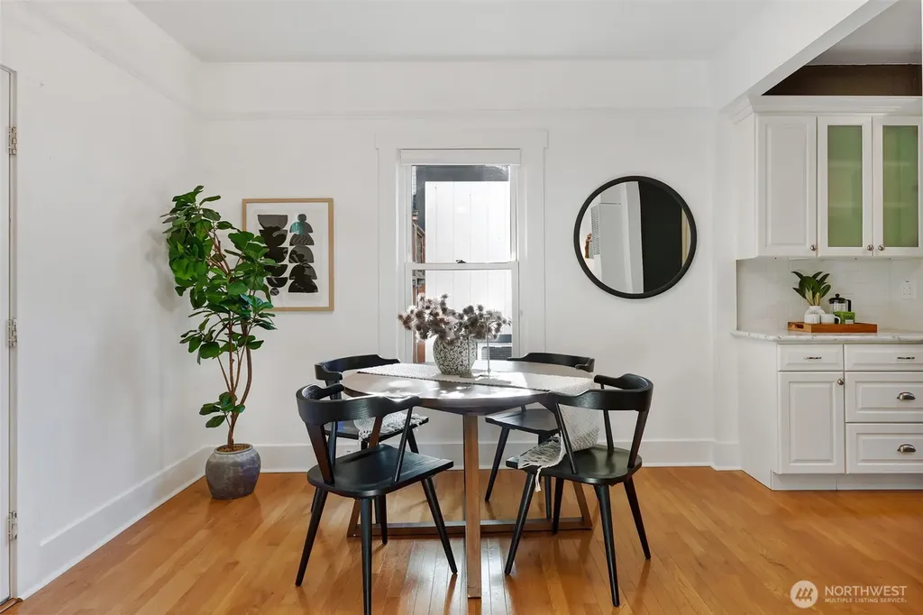 516 W Howe Street Seattle WA 98119