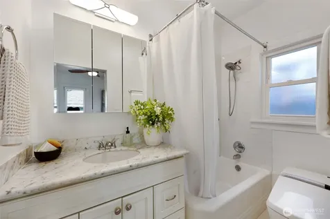 516 W Howe Street Seattle WA 98119