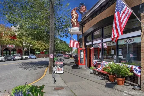 516 W Howe Street Seattle WA 98119