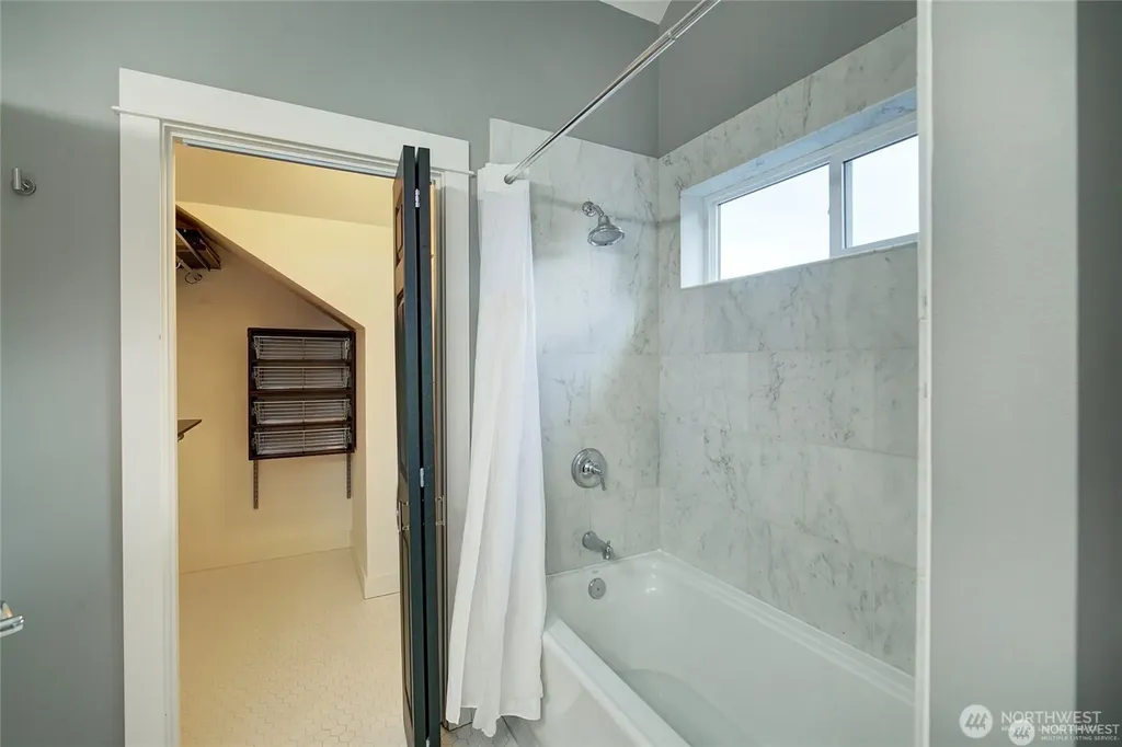 2213 NW 60th Street Seattle WA 98107