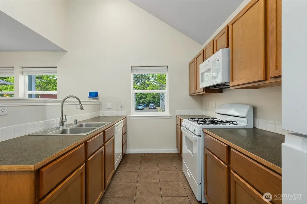 4127 E T Street Tacoma WA 98404