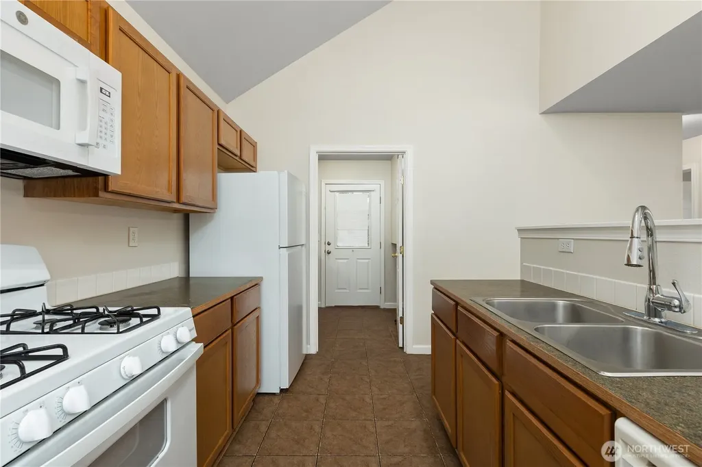 4127 E T Street Tacoma WA 98404