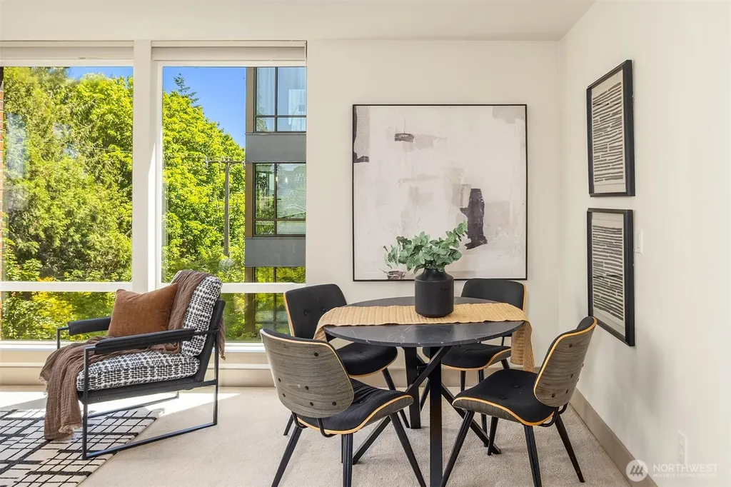 4547 8th Avenue NE Seattle WA 98105