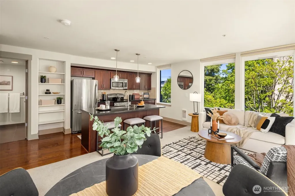 4547 8th Avenue NE Seattle WA 98105