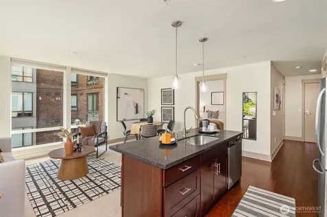 4547 8th Avenue NE Seattle WA 98105
