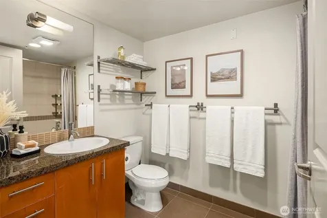 4547 8th Avenue NE Seattle WA 98105