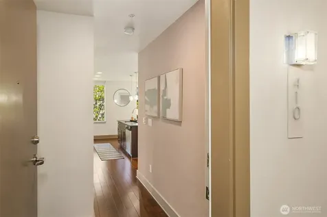4547 8th Avenue NE Seattle WA 98105
