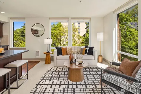 4547 8th Avenue NE Seattle WA 98105