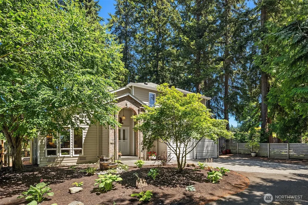 647 Edmonds Way Edmonds WA 98020