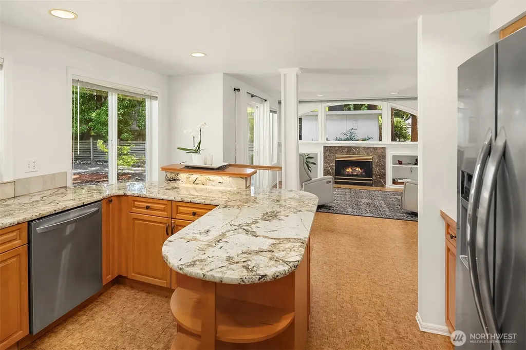 647 Edmonds Way Edmonds WA 98020
