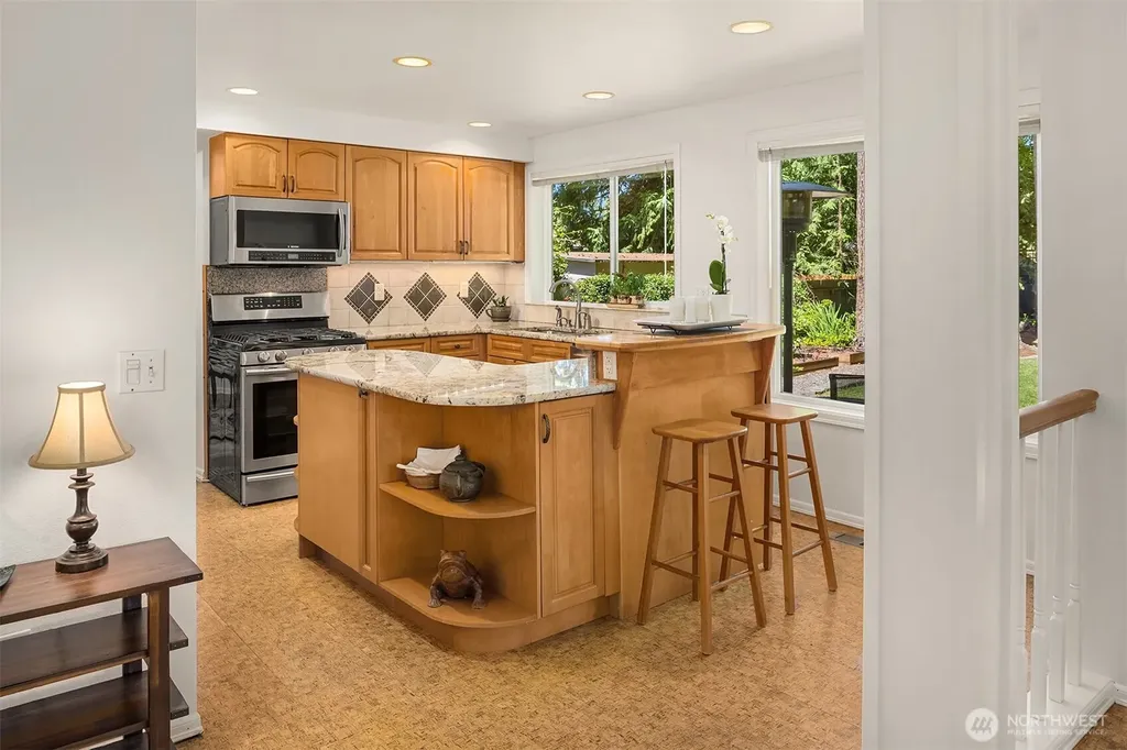 647 Edmonds Way Edmonds WA 98020