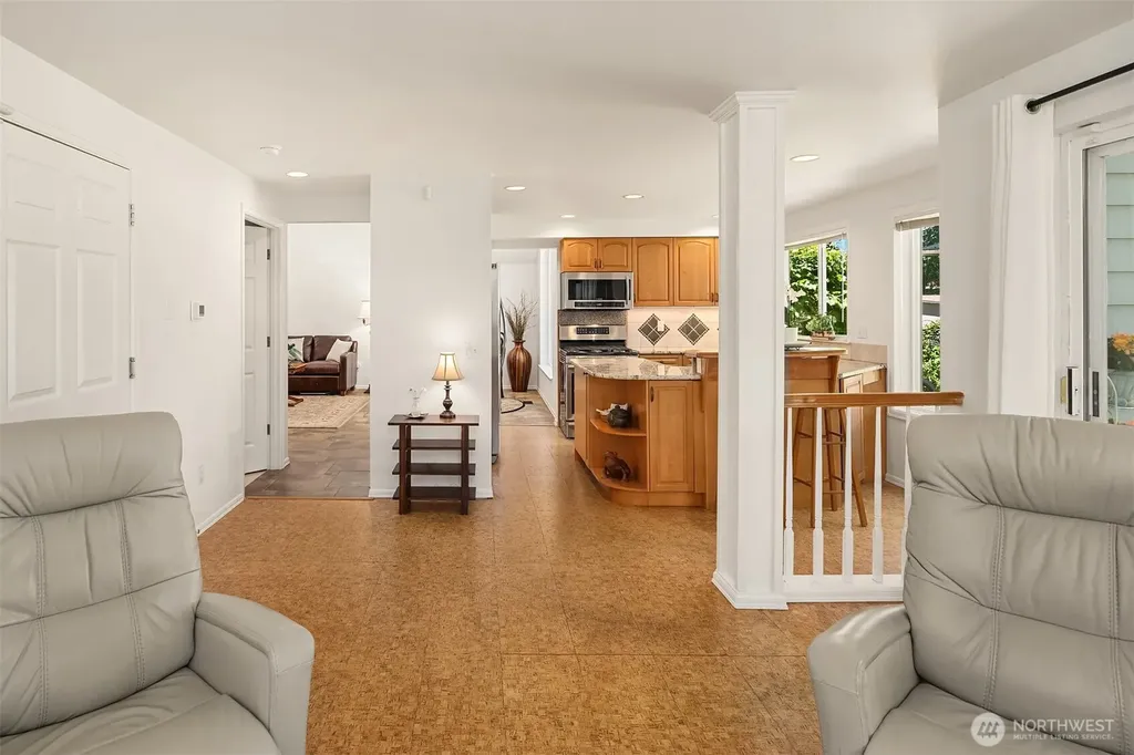 647 Edmonds Way Edmonds WA 98020