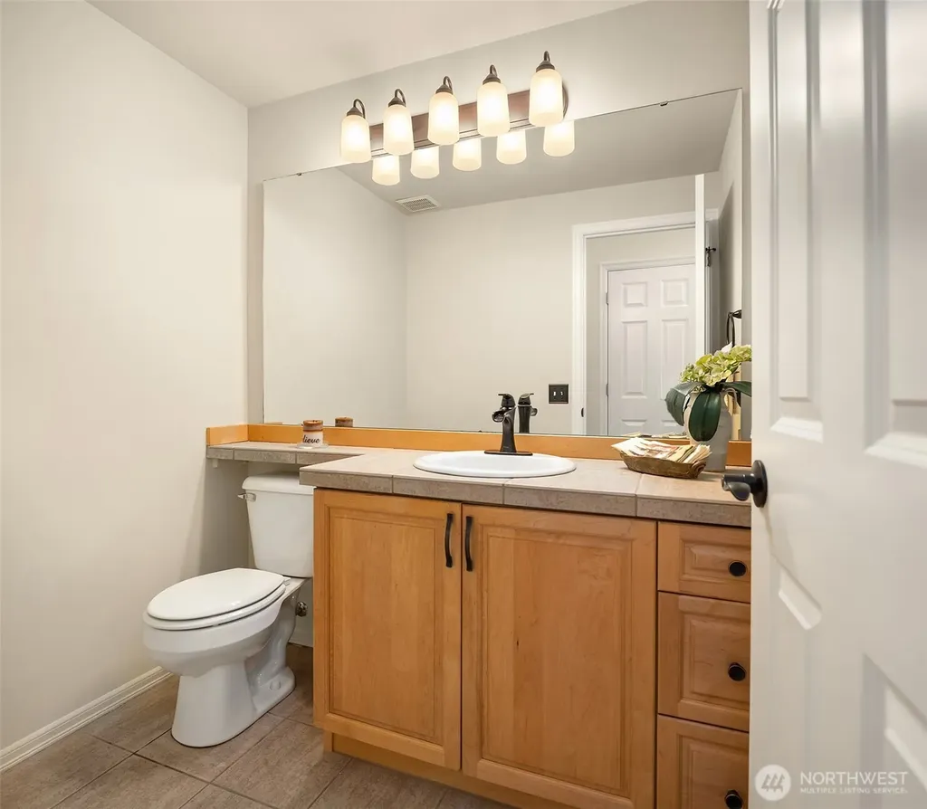 647 Edmonds Way Edmonds WA 98020