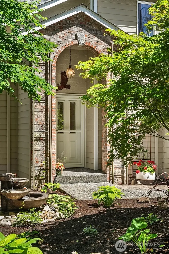 647 Edmonds Way Edmonds WA 98020