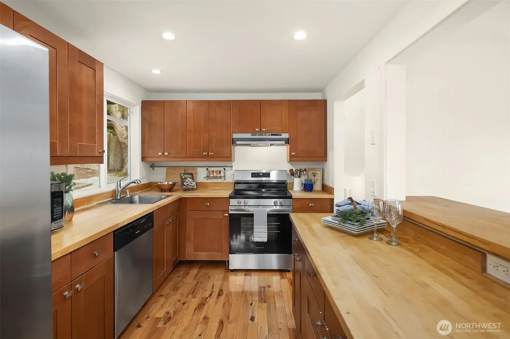 14011 98th Avenue NE Kirkland WA 98034