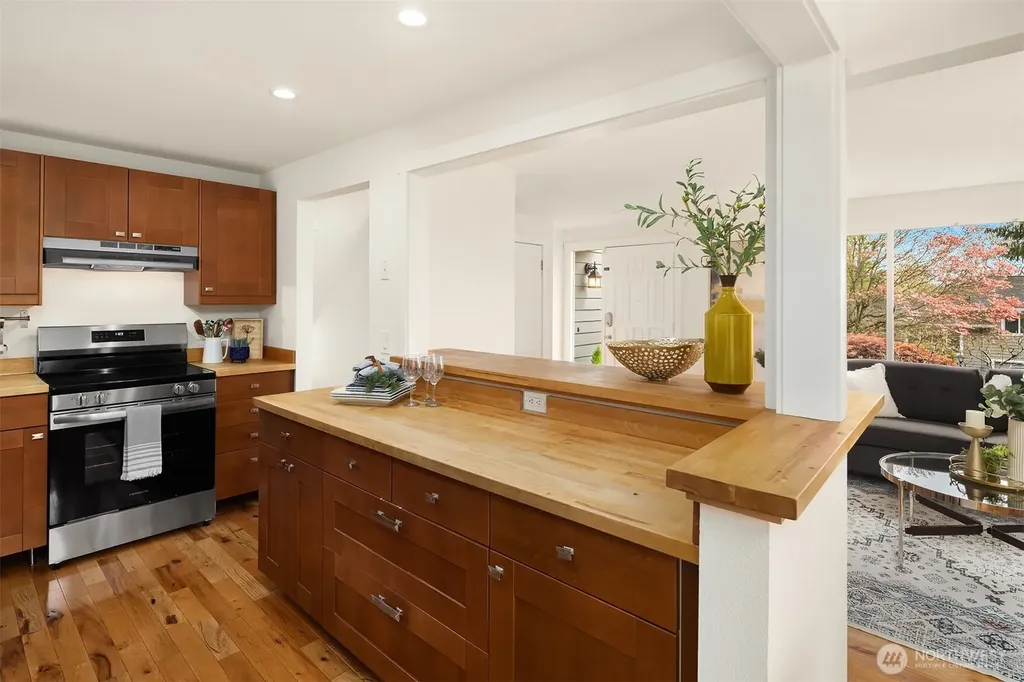 14011 98th Avenue NE Kirkland WA 98034