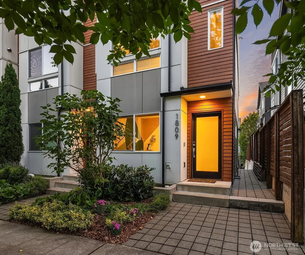 1809 13th Avenue Seattle WA 98122