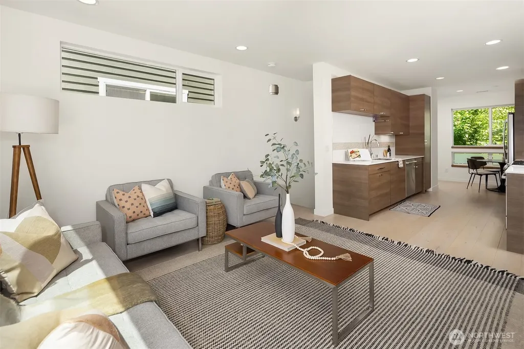 1809 13th Avenue Seattle WA 98122