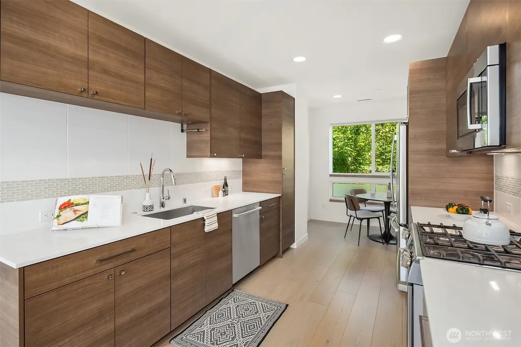 1809 13th Avenue Seattle WA 98122
