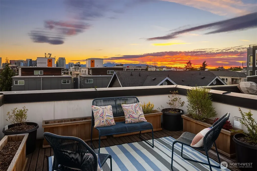 1809 13th Avenue Seattle WA 98122