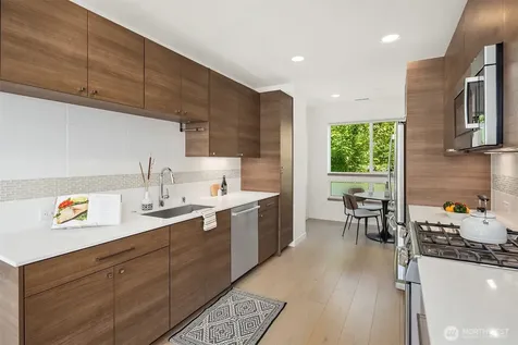 1809 13th Avenue Seattle WA 98122