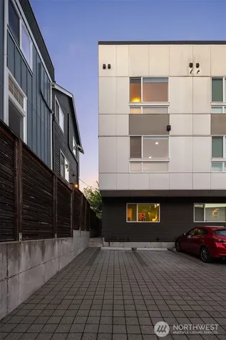 1809 13th Avenue Seattle WA 98122