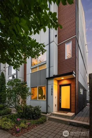 1809 13th Avenue Seattle WA 98122