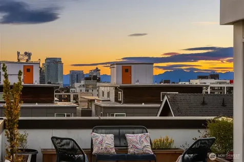 1809 13th Avenue Seattle WA 98122