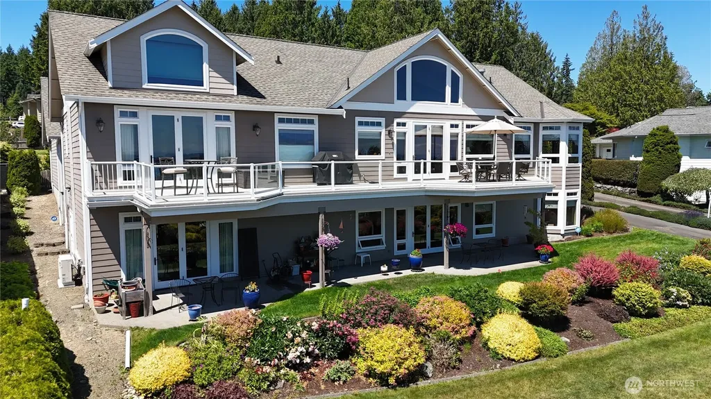 8102 E Perelli Lane Port Orchard WA 98366