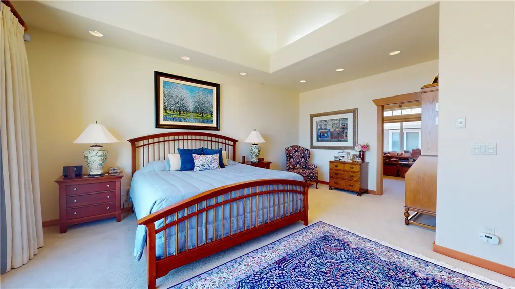 8102 E Perelli Lane Port Orchard WA 98366