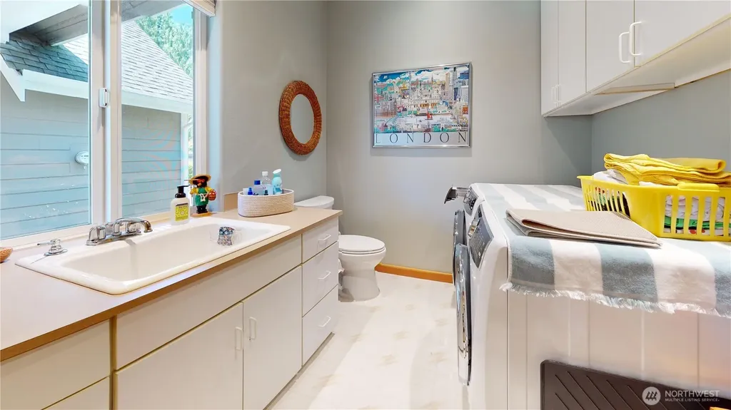 8102 E Perelli Lane Port Orchard WA 98366
