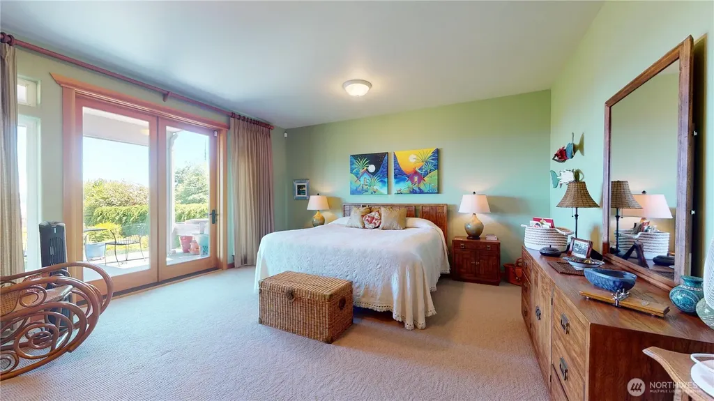 8102 E Perelli Lane Port Orchard WA 98366