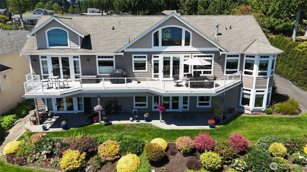 8102 E Perelli Lane Port Orchard WA 98366